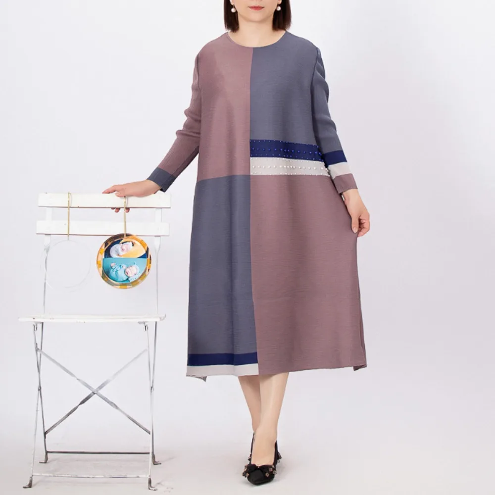 Жемчужный Лоскутный цвет Miyake Плиссированный 2023 Осень Новый Круглый вырез с длинным рукавом Мода Большого размера Женское красивое платье Повседневное Свободное