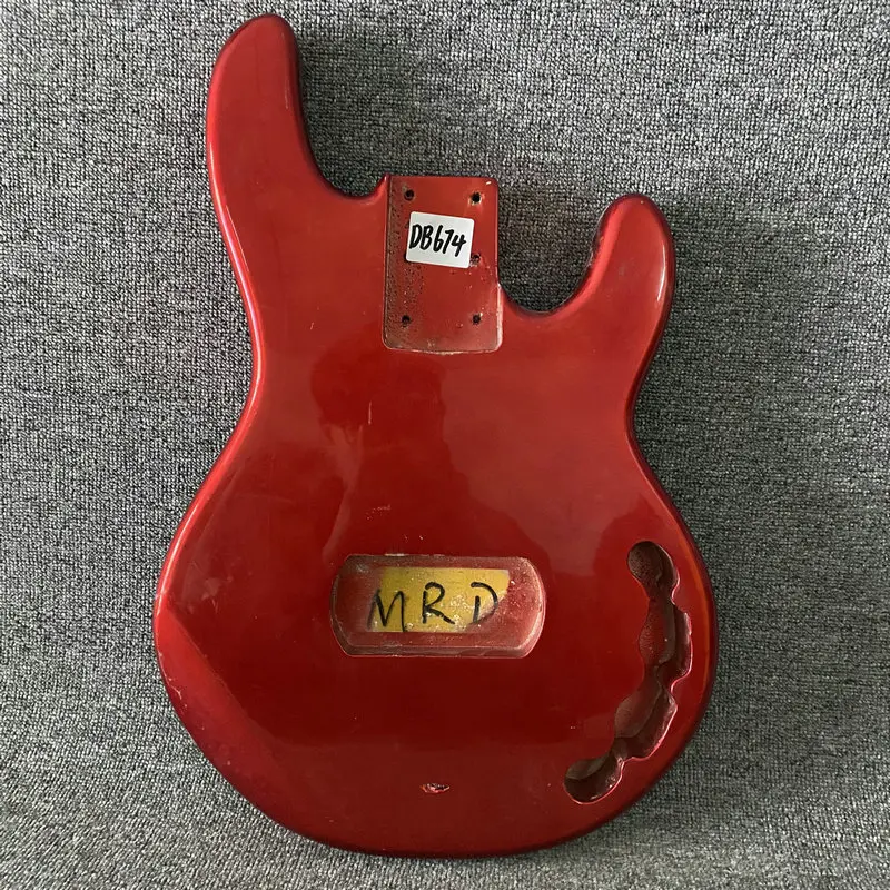 DB674 Правосторонний металлический корпус электрического баса в стиле Musicman красного цвета, незаконченные гитарные детали 
