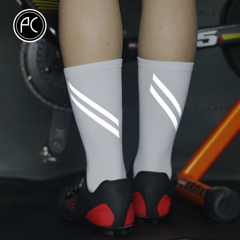 PCycling Велосипедные Соревновательные Носки Светоотражающие Велосипедные Носки, Впитывающие Влагу И Пот, Дышащий носок со Средней трубкой из Лайкры